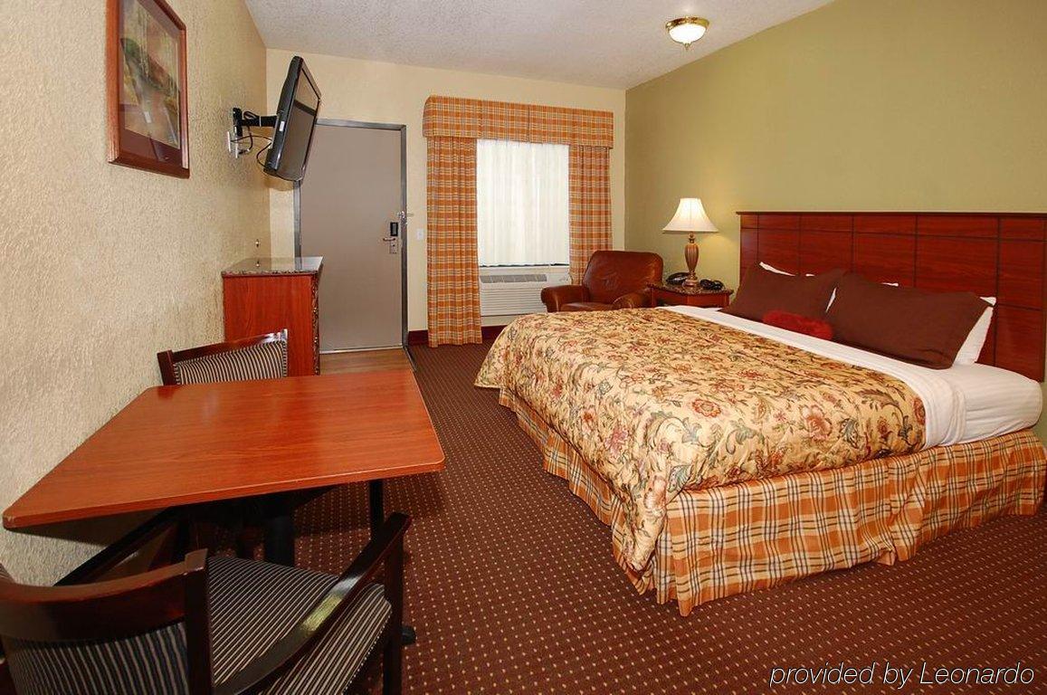 Best Western Plus Oklahoma City Yukon Room photo